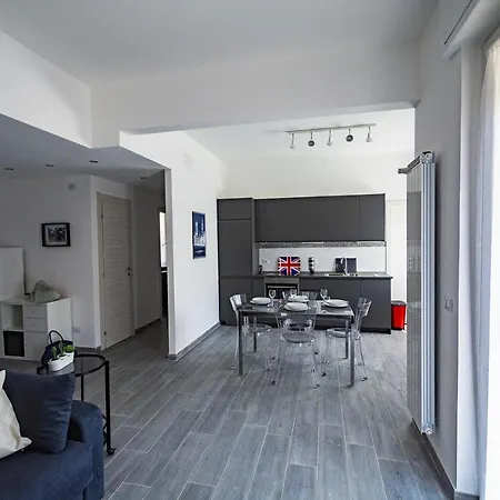 La Casa British Apartment Genua