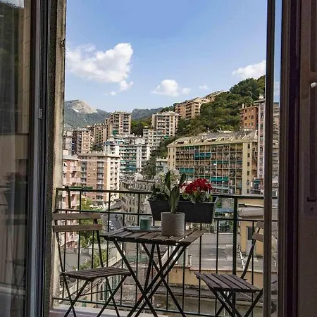 La Casa British Apartment *