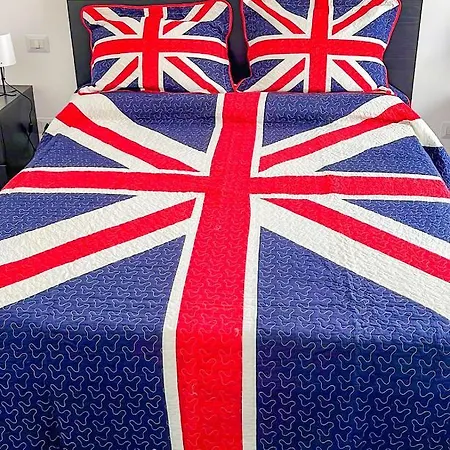 Apartment La Casa British